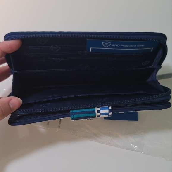 SOLD- NWT Vera Bradley RFID Turnlock Wallet - Zip Around - Santiago Woven - Picture 6 of 13